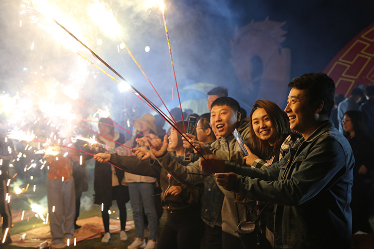 絢爛的煙火，美麗的笑臉